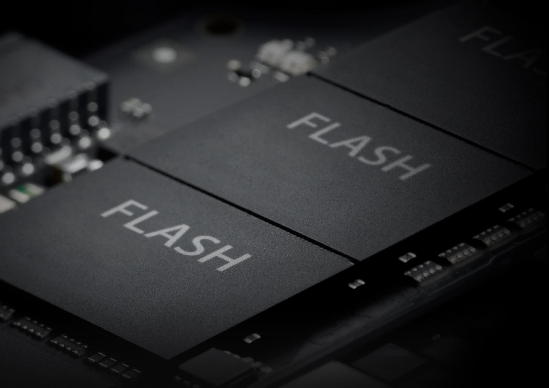 flash.jpg flash.jpg